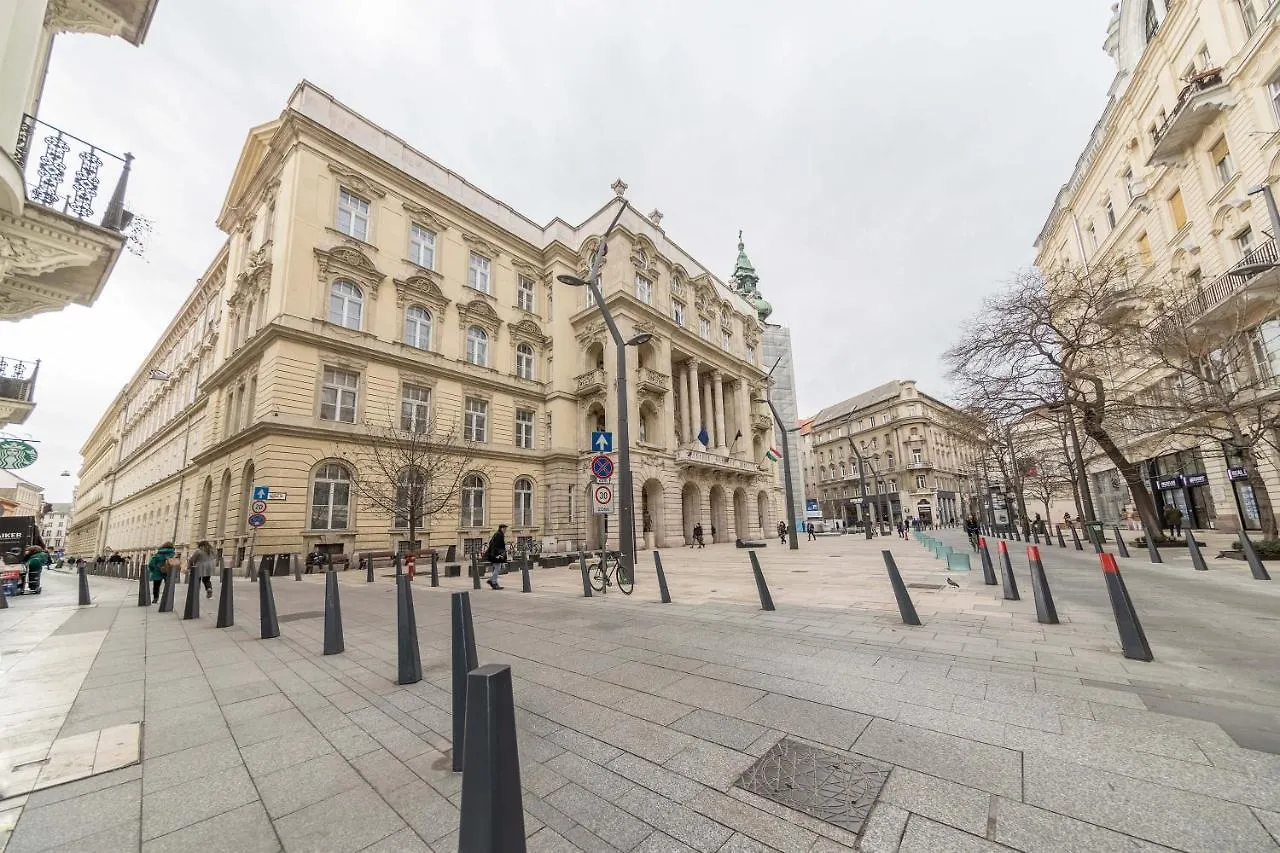 April Studio On The City Center Apartment Budapest