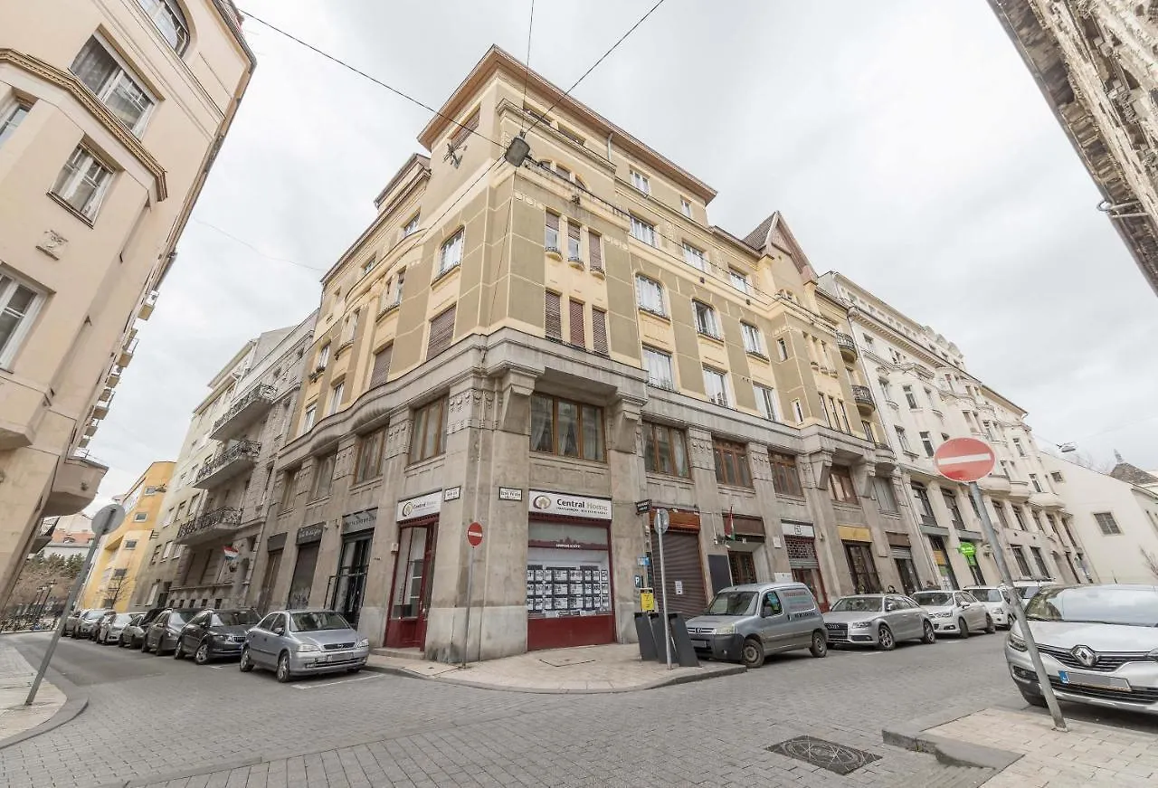 April Studio On The City Center Apartment Budapest 0*,  Hungary