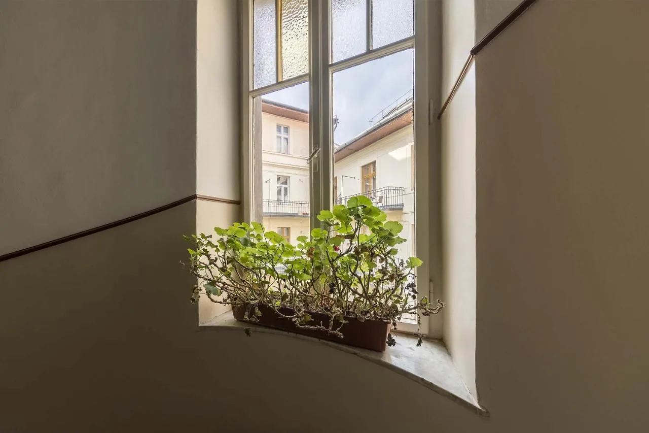 April Studio On The City Center Apartment Budapest